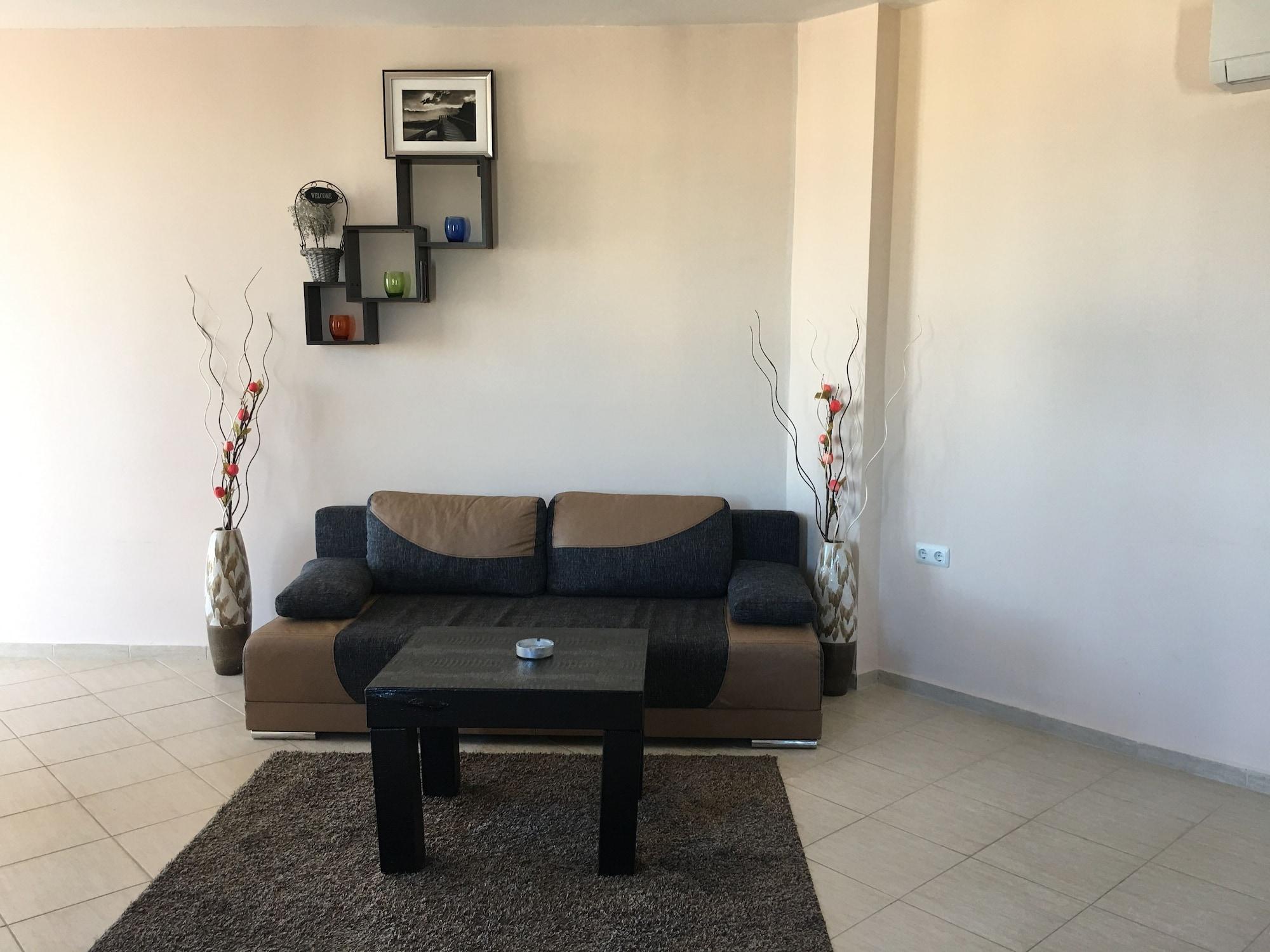 Beach Aparthotel Salt Lake Pomorie Bagian luar foto