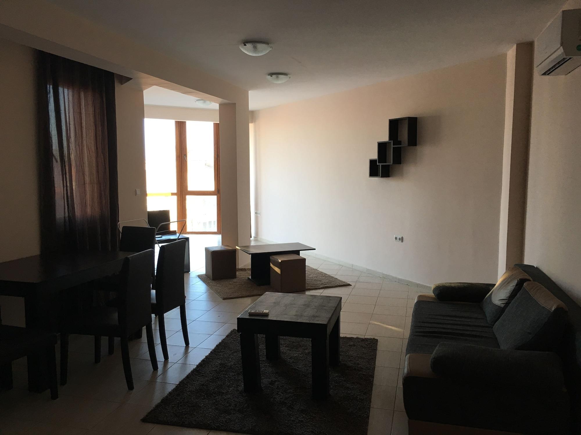 Beach Aparthotel Salt Lake Pomorie Bagian luar foto