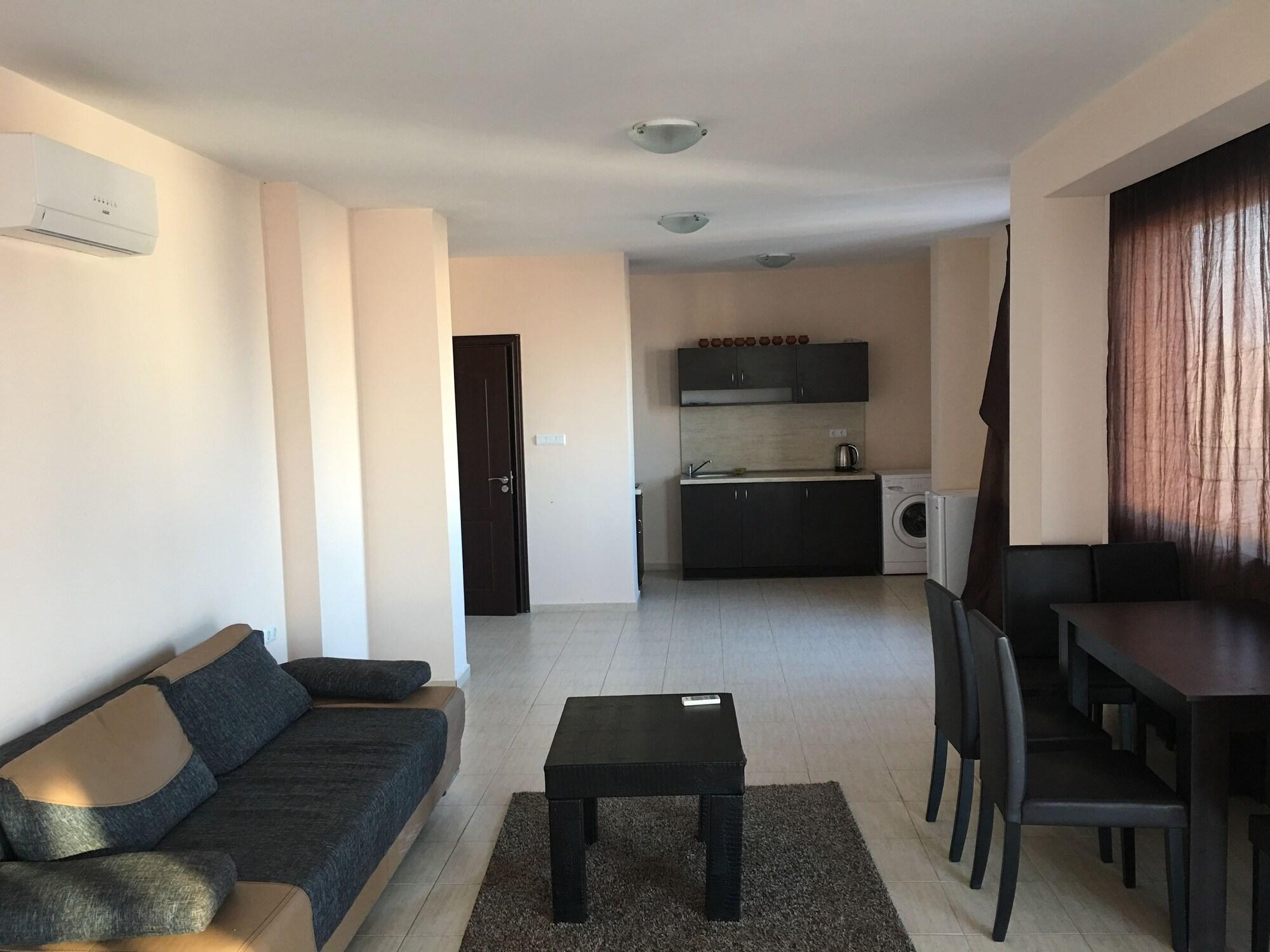 Beach Aparthotel Salt Lake Pomorie Bagian luar foto