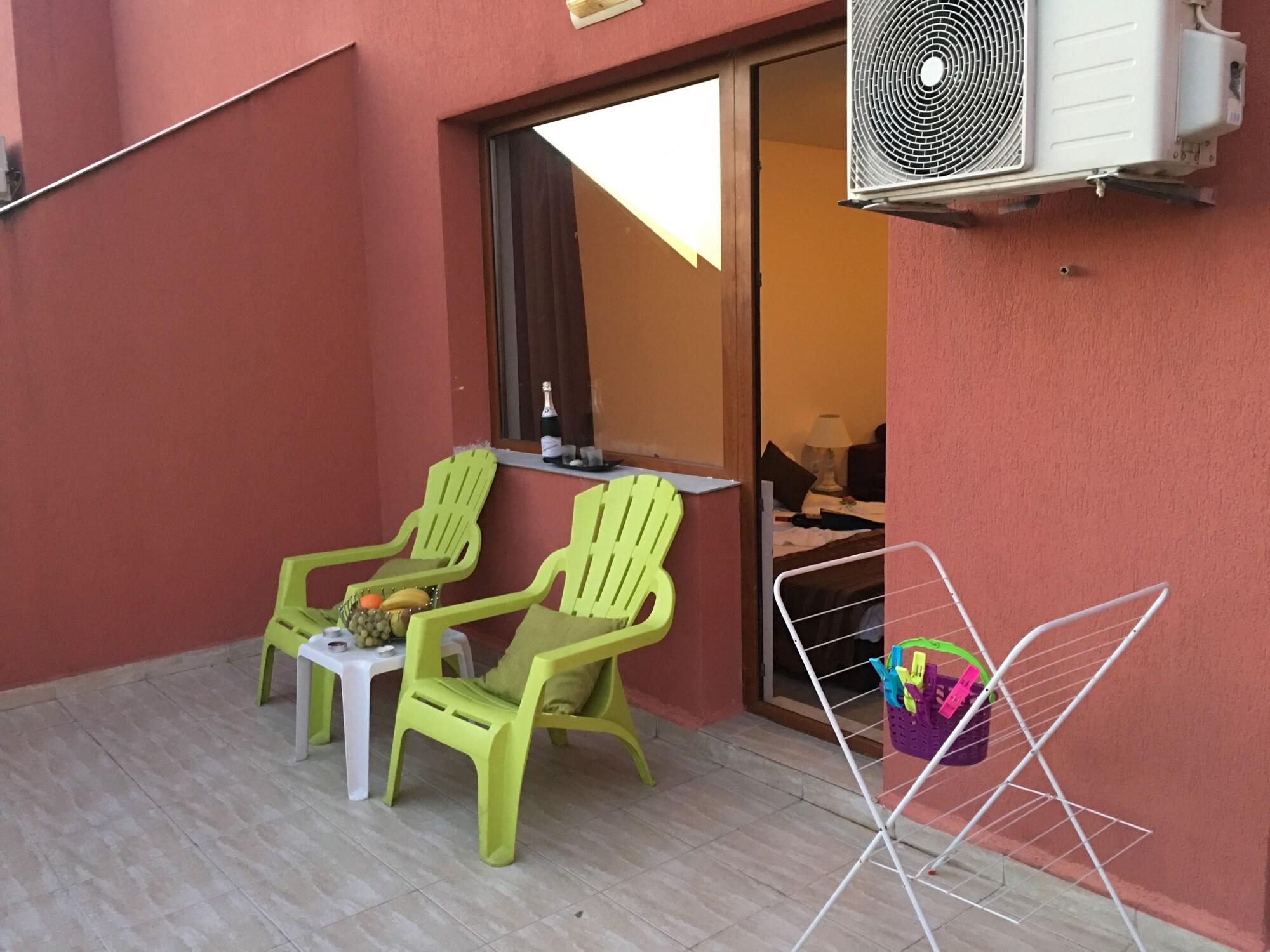 Beach Aparthotel Salt Lake Pomorie Bagian luar foto