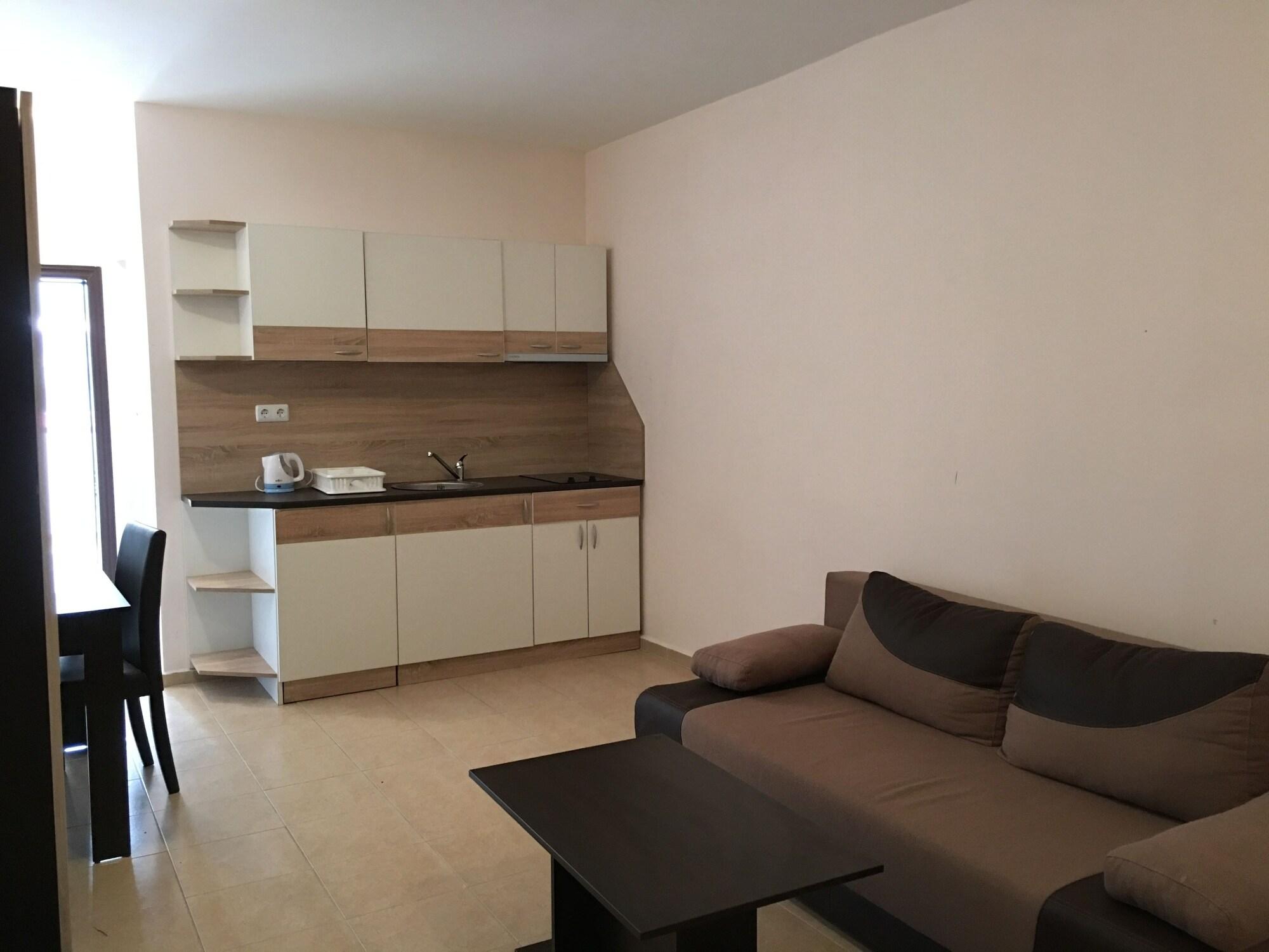 Beach Aparthotel Salt Lake Pomorie Bagian luar foto