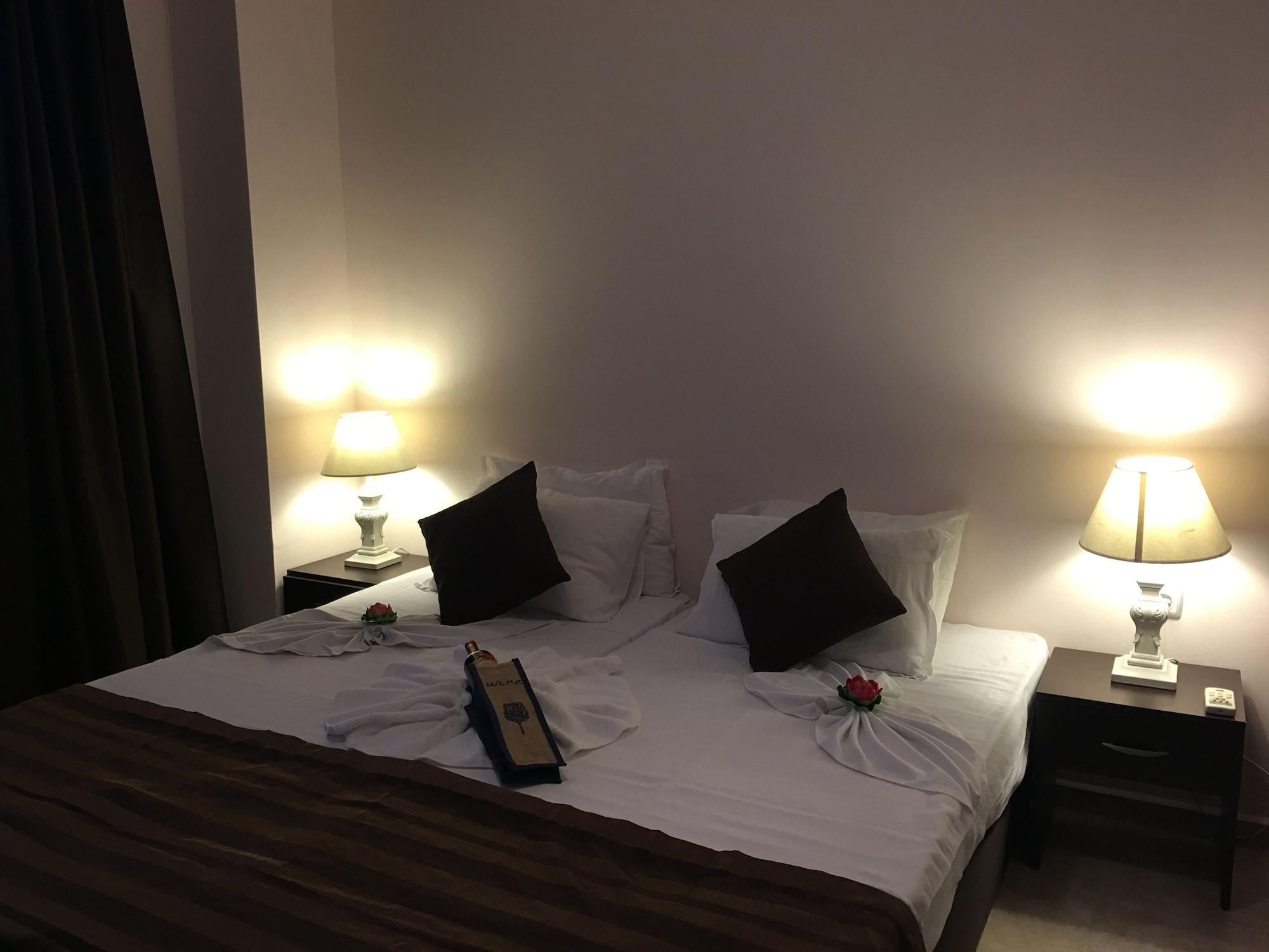 Beach Aparthotel Salt Lake Pomorie Bagian luar foto