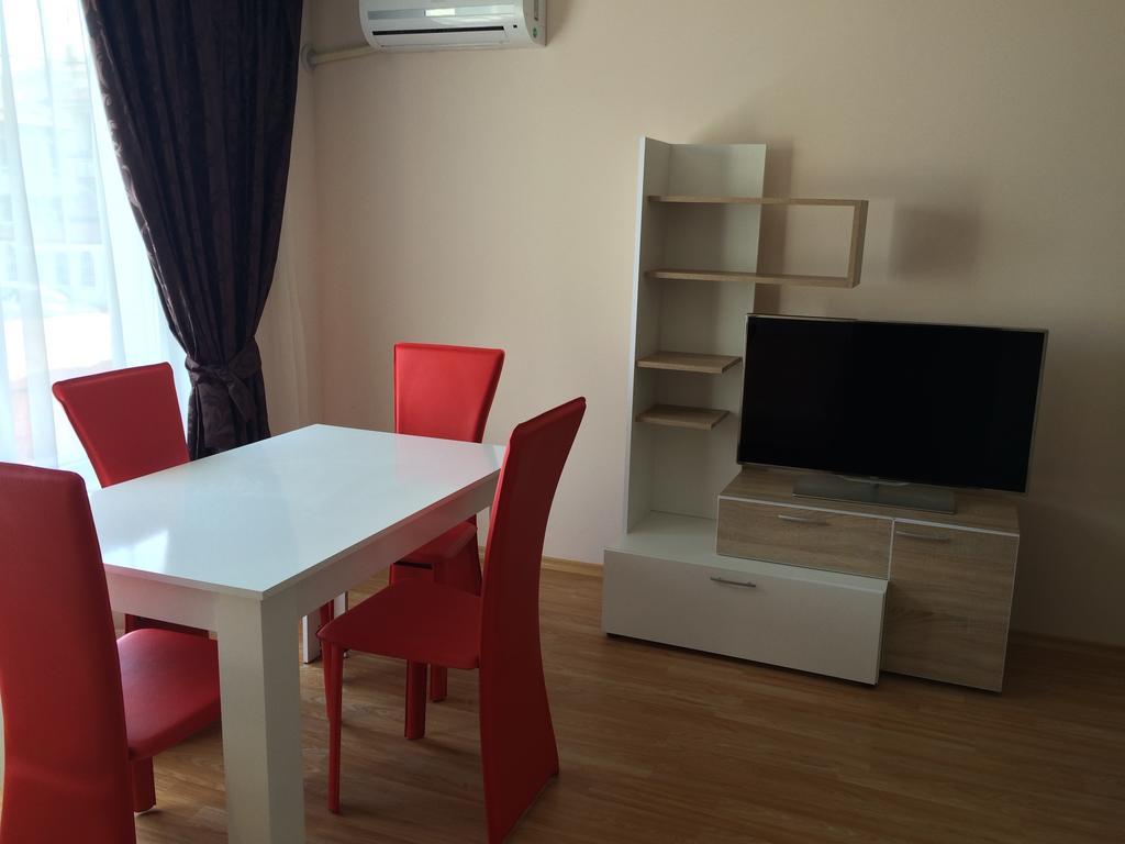 Beach Aparthotel Salt Lake Pomorie Bagian luar foto
