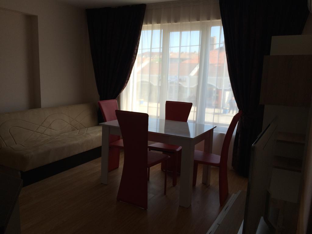 Beach Aparthotel Salt Lake Pomorie Bagian luar foto
