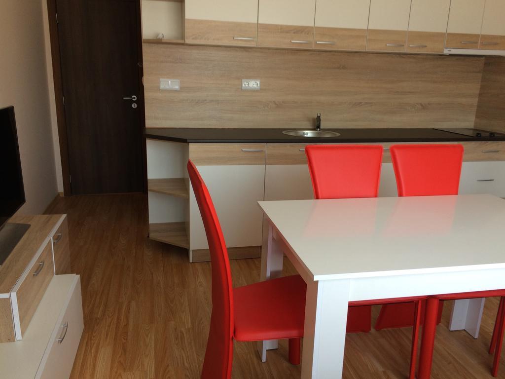 Beach Aparthotel Salt Lake Pomorie Bagian luar foto