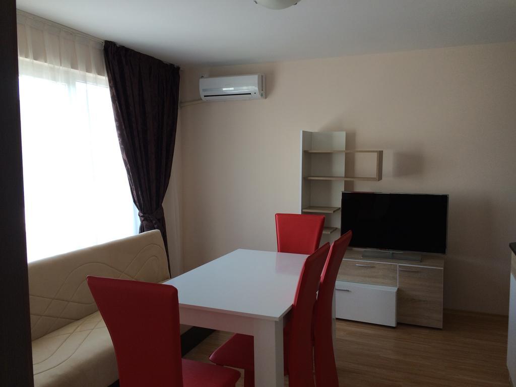 Beach Aparthotel Salt Lake Pomorie Bagian luar foto