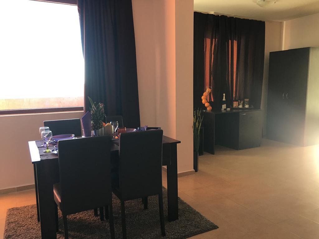 Beach Aparthotel Salt Lake Pomorie Bagian luar foto