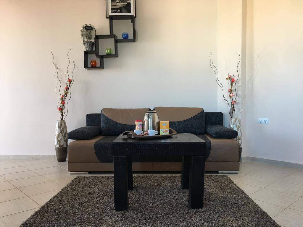 Beach Aparthotel Salt Lake Pomorie Bagian luar foto