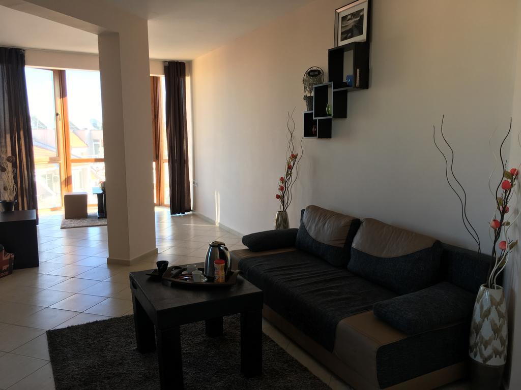 Beach Aparthotel Salt Lake Pomorie Bagian luar foto